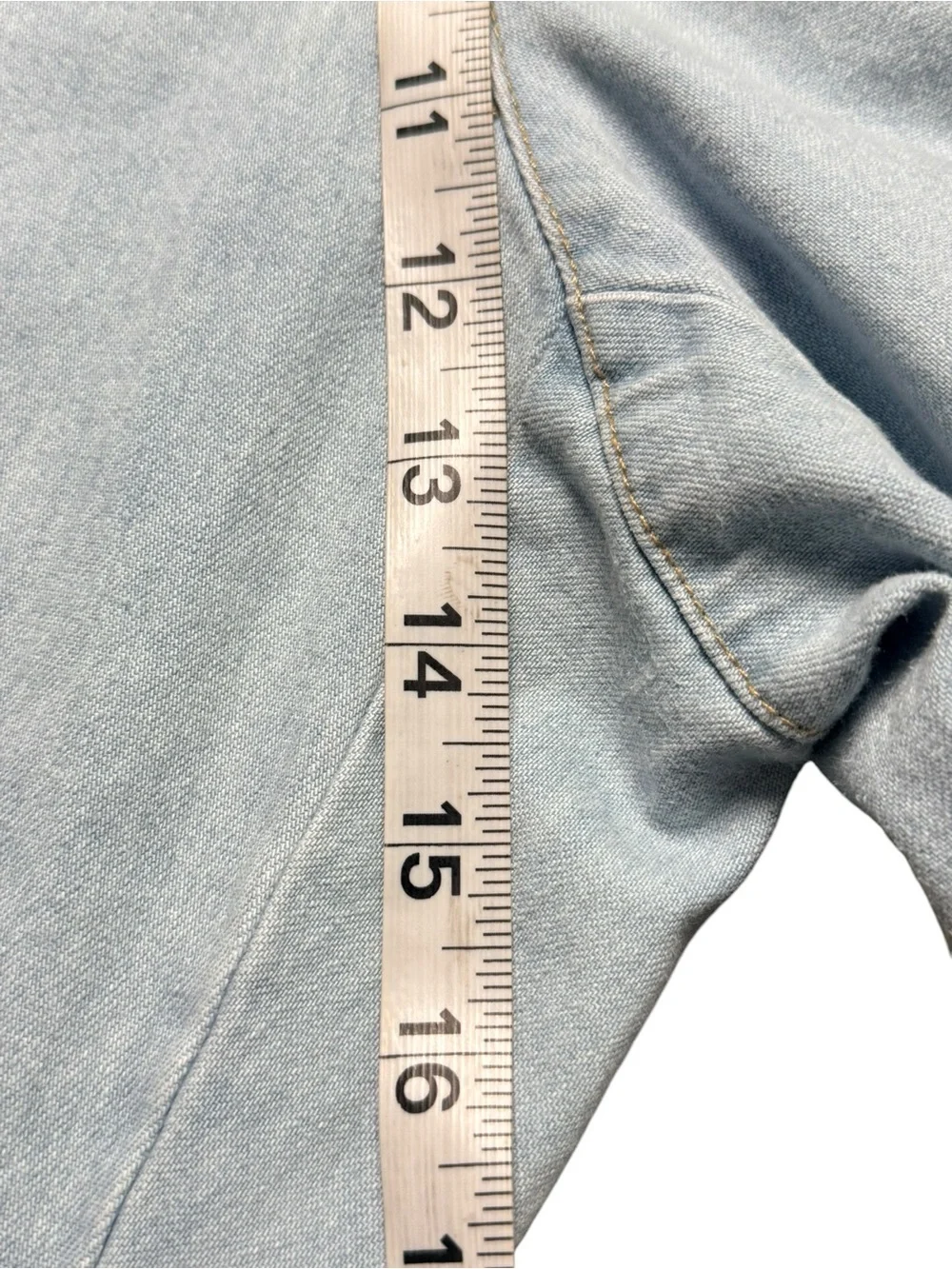 Liz Claiborne Classic Fit Light Wash Denim Capri Jeans Women’s 16 Cotton